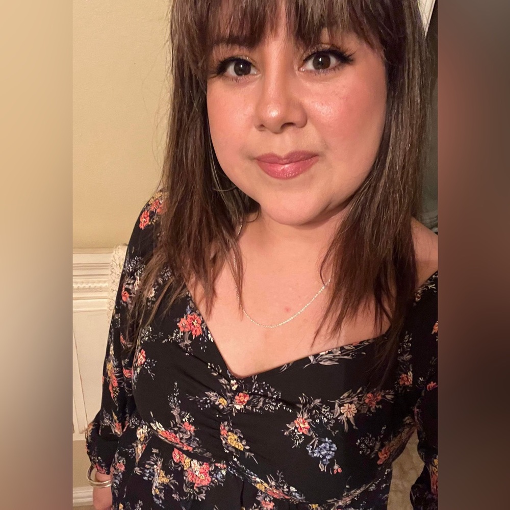 Meet your Posher, Raquel
